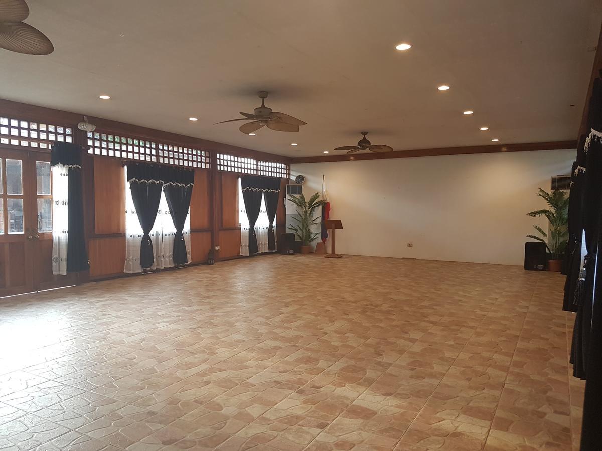 Boro Bay Hotel - Borongan エクステリア 写真