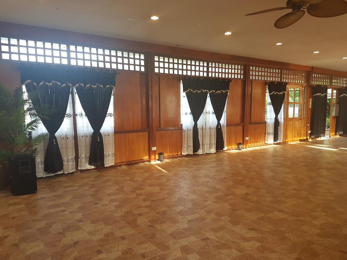 Boro Bay Hotel - Borongan エクステリア 写真